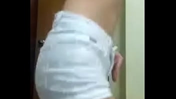 Dançando de short branco 2