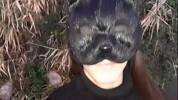 Troia italiana fa sborrare sconosciuti in un parcheggio con il ragazzo che filma figa pazzesca