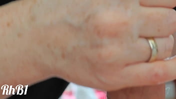 He cums when i caress him with my tongue