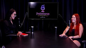 Duas gostosas tiram a roupa a cada vez que erra no jogo da podolatria e uma teve que mostrar os peitos carla santos watch sheer red