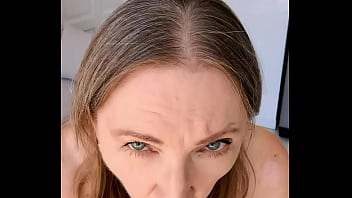 Mature busty milf with shaved pussy will show you good way to cum