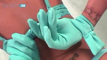 Great body blonde cunt doing striptease