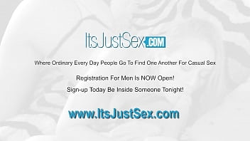 Great body blonde cunt doing striptease