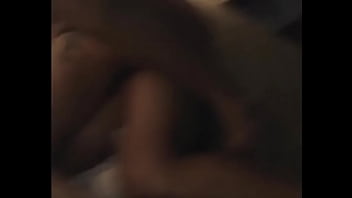 Esposa geme gostoso em anal com amante anal