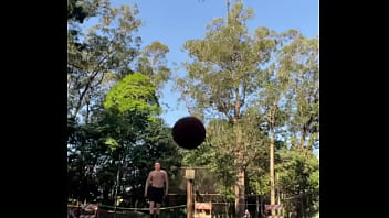 The guys play the rt game i want to play the bskt game every ball i put inos caras fazem rt game quero fazer o bskt ga