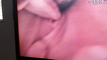 Tounging the wife's pussy 1 ago