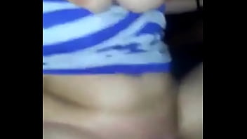 Minha esposa gozando igual um homem na rola do negão safado não aguento o tesão e gozou dentro da minha esposa