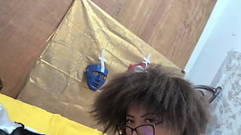 自信的继父！！万圣节那天他扮成小丑，在床上像对待妓女一样支配我。