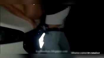 Sexo com casada no ponto de dogging na frente do marido corno