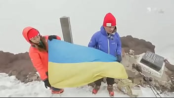 Комарова за зигу так оттарашматили но вы этого не увидете