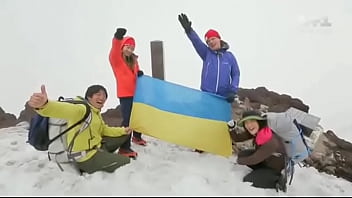 Комарова за зигу так оттарашматили но вы этого не увидете