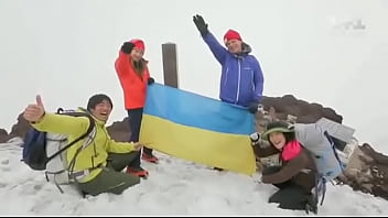 Комарова за зигу так оттарашматили но вы этого не увидете