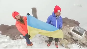 Комарова за зигу так оттарашматили но вы этого не увидете