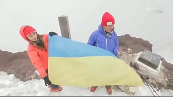 Комарова за зигу так оттарашматили но вы этого не увидете Комарова за зигу так оттарашматили но вы этого не увидете