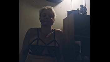 J'ai Mit Ma Plus Belle Lingerie Sexy Mon Chéri Pour Voir Ta Bite Bander Pour thumbnail