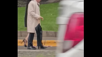 Lic con piernotas y tacones