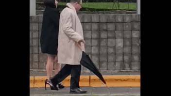 Lic con piernotas y tacones