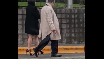 Lic con piernotas y tacones