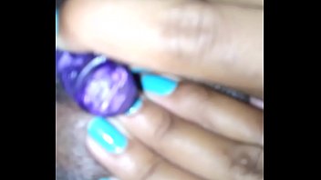 Casada sentando na rola