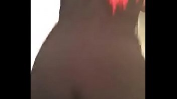 Sexfeene twerking to her favorite songs