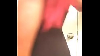 Sexfeene twerking to her favorite songs