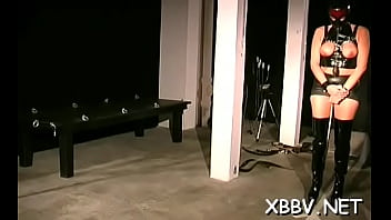 Slender diva cums for you