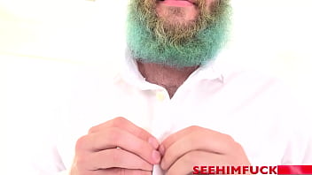 Jeanie worships brian’s feet before he pounds her cunt in xmas fuck