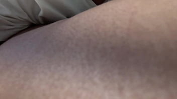 Escritório nicoly mattos fica peladinha e leva rola no cuzinho enquanto lukas trabalha