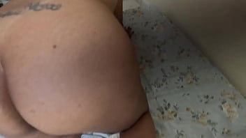 Escritório nicoly mattos fica peladinha e leva rola no cuzinho enquanto lukas trabalha