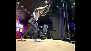 Challenge accepted the friend you send this video who can do the split goes to the gym is invited to participate in the