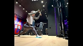 Challenge accepted the friend you send this video who can do the split goes to the gym is invited to participate in the