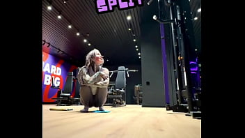 Challenge accepted the friend you send this video who can do the split goes to the gym is invited to participate in the