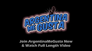 Incredible bubble butt babe shaking that ass in a milk shower