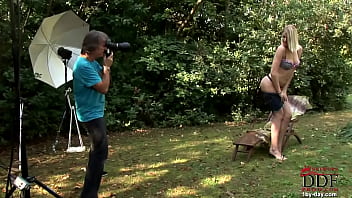 Blonde beauty gets horny