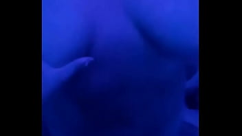 Mi amiga acepta grabar previas antes de la accion