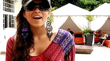 Amateur chick takes money for a fuck 27