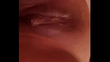 A la puta le gusta meterse los dedos