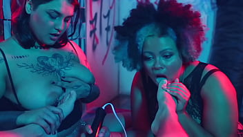 3 babes play with each other's sexy feet