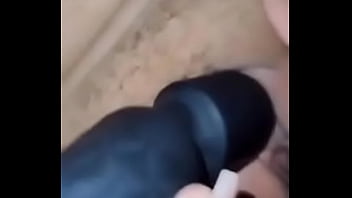 Eu sentei na rola do macho e deixei ele acabar dentro do meu cu Eu sentei na rola do macho e deixei ele acabar dentro do meu cu