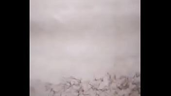 Eu sentei na rola do macho e deixei ele acabar dentro do meu cu