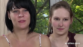 Marie wird von ihrer deutschen freundin ausgiebig verwöhnt Marie wird von ihrer deutschen freundin ausgiebig verwöhnt