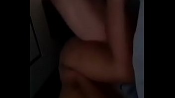 Mujer penetrada por el vecino