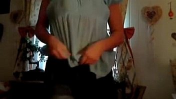 Amateur bbw posing her butt front the webcam