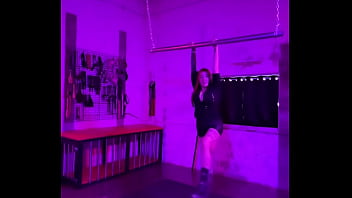 When the rigging bar doubles as a swing to play on between bookings