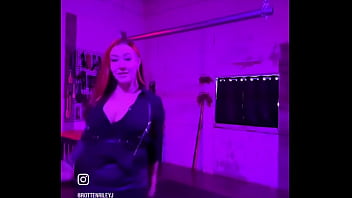 When the rigging bar doubles as a swing to play on between bookings