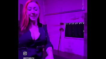 When the rigging bar doubles as a swing to play on between bookings