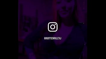 When the rigging bar doubles as a swing to play on between bookings