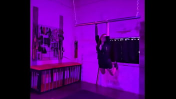 When the rigging bar doubles as a swing to play on between bookings