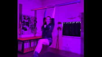 When the rigging bar doubles as a swing to play on between bookings