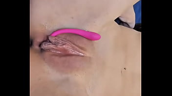 J'adore quand mes fans contrôlent mon lush #lush3 #brunette #porn #wetpussy #boobs #younggirl #sexaddict